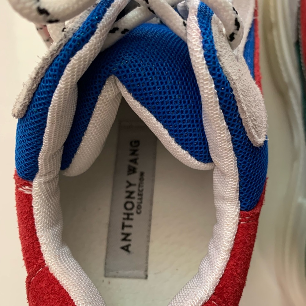 Canvas shoes with high sole